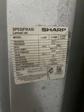 JELAS TERMURAH..Kulkas 2 pintu SHARP SJ-235MD lokasi Ngemplak Boyolali