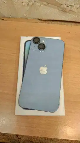 btw ini warna biru atau cyan? nyari yang hpnya sama kaya di foto iphon