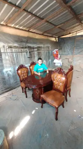 Set meja makan ukir khas jepara.