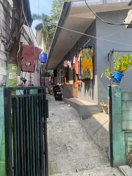 Di jual kontrakan 4 pintu lenteng agung strategis  terisi penuh