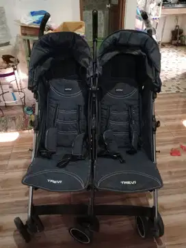 Stoller Bayi Kembar Hitam Trevi