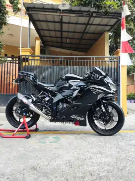 KAWASAKI NINJA NEW ZX25R TFT 2023 HITAM LIKE NEW GOOD CONDITION