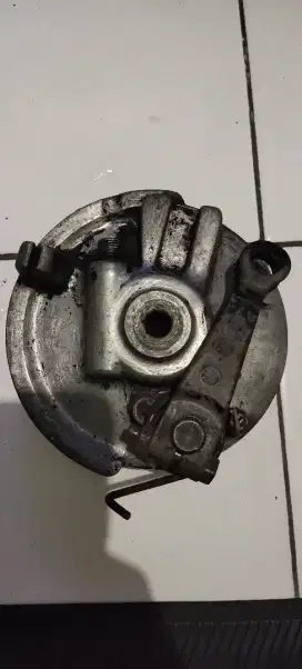Tutup tromol depan Honda C 70
