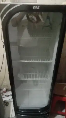 SHOWCASE GEA 4 rak