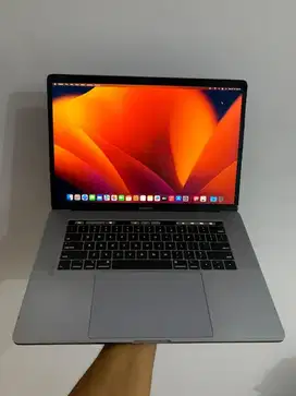 Macbook pro 2018 A1990 i7 vga amd ram 16gb ssd 256gb