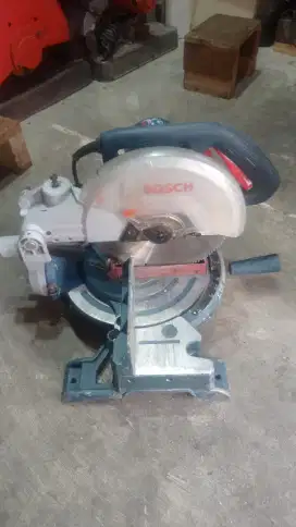 Mesin Potong Alumunium BOSCH GCM10MX 10 inch Second mulus