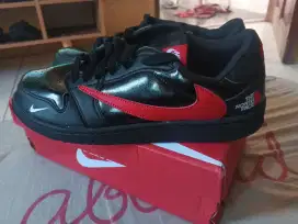 Nike Travis X TNF sz 44