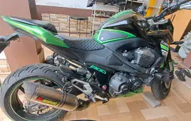 Jual kawasaki Z800 tahun 2014 kondisi mulus pajak hidup
