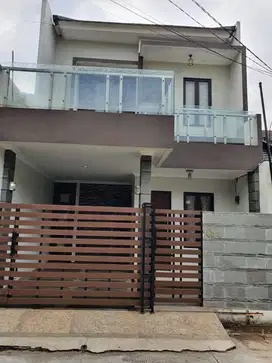 DI JUAL RUMAH 2 LANTAI DUTA BINTARO PINANG