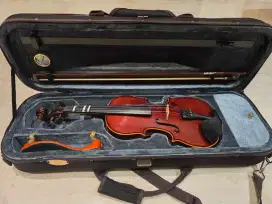 Biola Stentor lengkap dengan casing