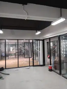 Jual partisi sekat ruangan kantor