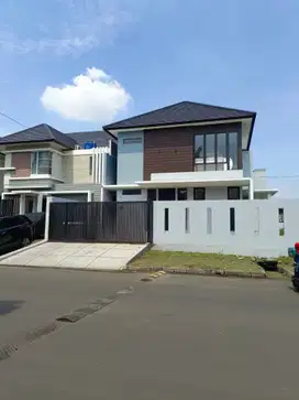 DI JUAK RUMAH MEWAH MERUYA JAKARTA BARAT