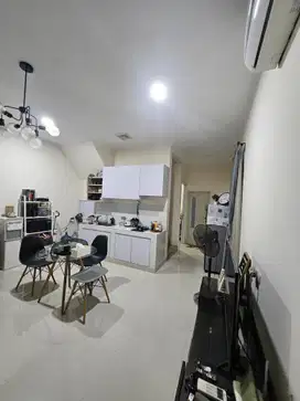 Dijual cepat rumah rapi 2 lt di Regency Melati Mas, Serpong