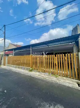 Dijual Rumah Klasik di Jalan Pulau-pulau, Malang