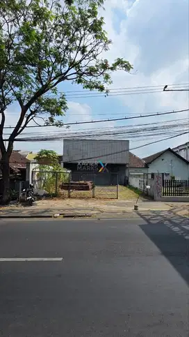 Dijual Gudang, Ruang Usaha di Poros Jalan Raya Balearjosari, Malang