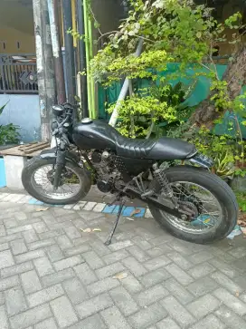 CUSTOM CAFE RACER