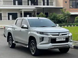 MITSUBISHI TRITON 2.4 ULTIMATE 4x4 AT DOUBLE CABIN 2019 PUTIH KM 82rb