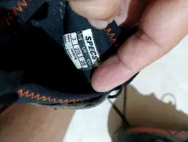 sepatu bola anak size 35