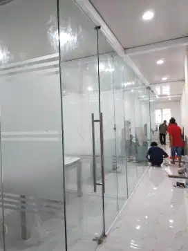Jasa Pasang partisi kaca kantor