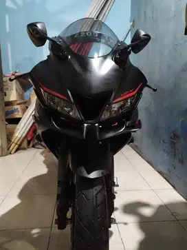 YAMAHA R15 V3 2018 Bekas pemakaian pribadi