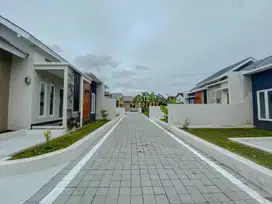 RUMAH SIAP HUNI LINGKUNGAN ASRI DEKAT JALAN RAYA JOGJA SOLO