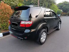 Toyota Fortuner G Lux 2.7 AT Bensin 2010