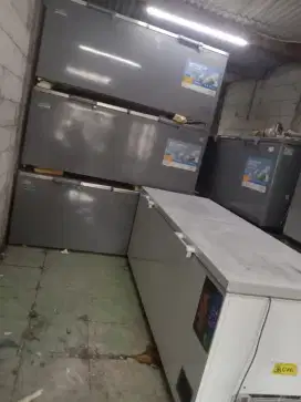 Freezer box mulai dari 100 liter sampai dengan 1300 liter