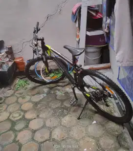 Sepeda MTB united detroit 2.00