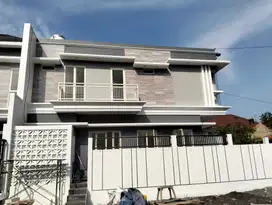 Baru Modern minimalis Jemursari Selatan dkt RyJemursari,Rungkut,Petra