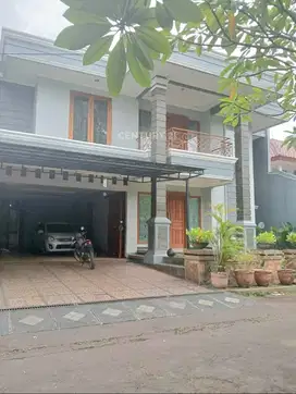 Rumah Luas Lokasi Strategis Di Bintaro Jaya 5423