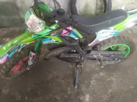 Motor trail anak