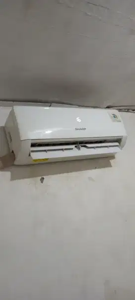 ac 1/2 pk shrap kondisi bagus edisi masih nempel mau pindah kontrakan