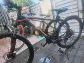 Jual murah sepasang sepeda MTB merek united Detroit dan Polytrone