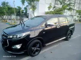 Seperti BARU! Innova Venturer 2.0 AT 2017 Hitam