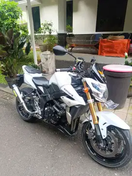 Suzuki GSR 750 Puith