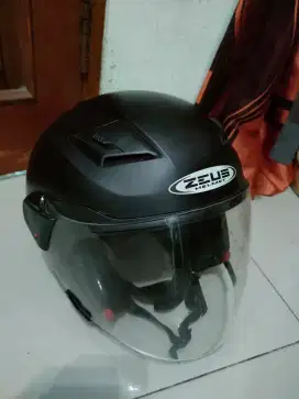 Helm Zeus 611 couple