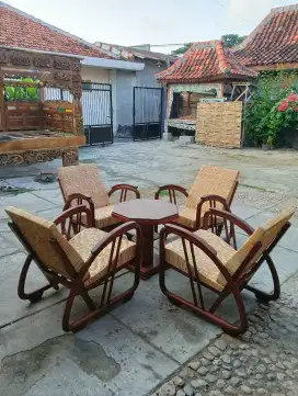 Kursi kuno sedan raja