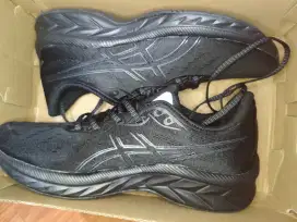 Sepatu Running casual hitam