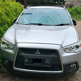 Dijual Mitsubishi Outlander tipe 2.0 GLS 2013
