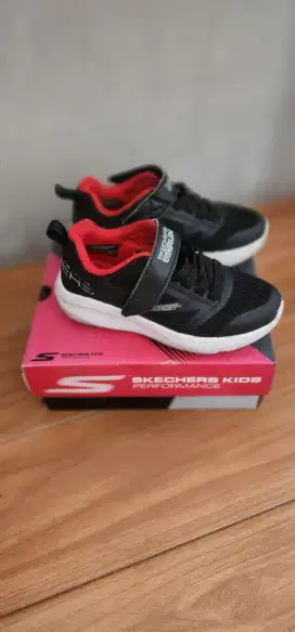 Sepatu Sekolah Anak TK ukuran US 12 SKECHERS ori
