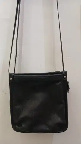 Tas slempang pria Bjiax kulit asli