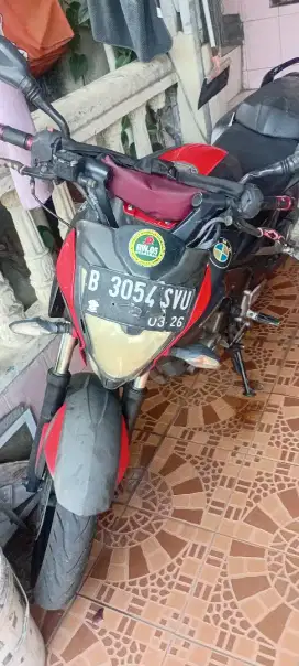 Dijual motor bajaj pulsar 200NS
