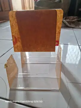 Akrilik Tempat Simpan Brosur Ukuran A5 Masih Baru