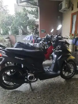 Beat Street Hitam 2020