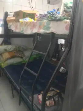 Dijual ranjang tingkat atas ukuran 90 bawah 120 + kasur ukuran 120
