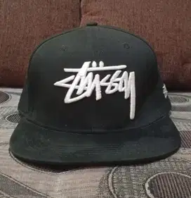 STUSSY BIG LOGO SNAPBACK