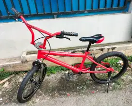 Sepeda bmx ukuran 20 siap pakai