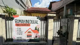 DIJUAL RUMAH LOKASI TENGAH KOTA