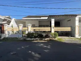 Rumah Luas Untuk Kantor Atau Keluarga di Sulfat Blimbing