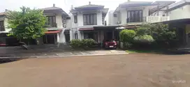 Rumah 2 Lantai Posisi Tusuk Sate di Premier Residence Modernland